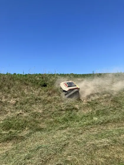 Mäharbeiten am Steilhang
