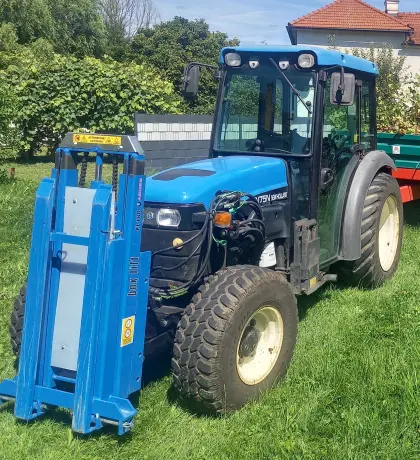 Traktor New Holland TN75N