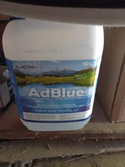 Verkaufe 10 l AdBlue Kanister