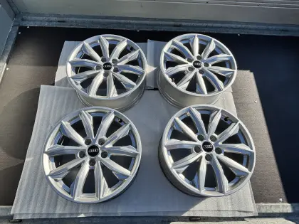 Original Audi Q5 FY Alufelgen 17 Zoll