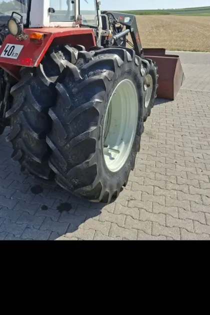 Zwillingsräder von Steyr 8075
