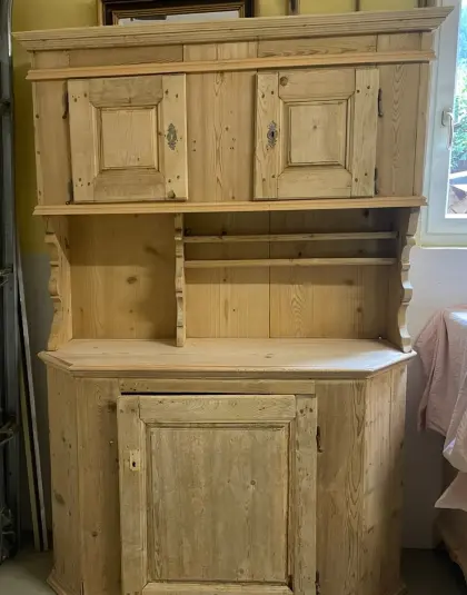 Stubenschrank