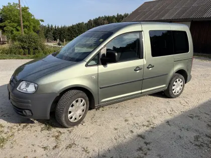 Caddy mit Camper-Einrichtung