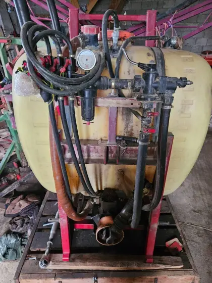 Hardi Pflanzenschutz Feldspritze