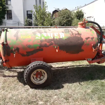 Güllefass Bauer 2.600 l, Kompressor Bauer B3, Anschl. HK108