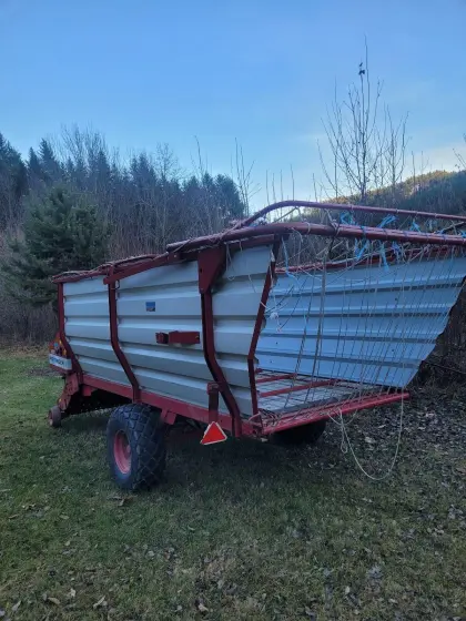Ladewagen Pöttinger Hit 1