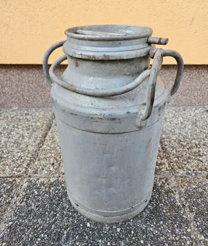 Milchkannen