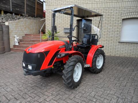 Kleintraktor Antonio Carraro Tigre 3.800