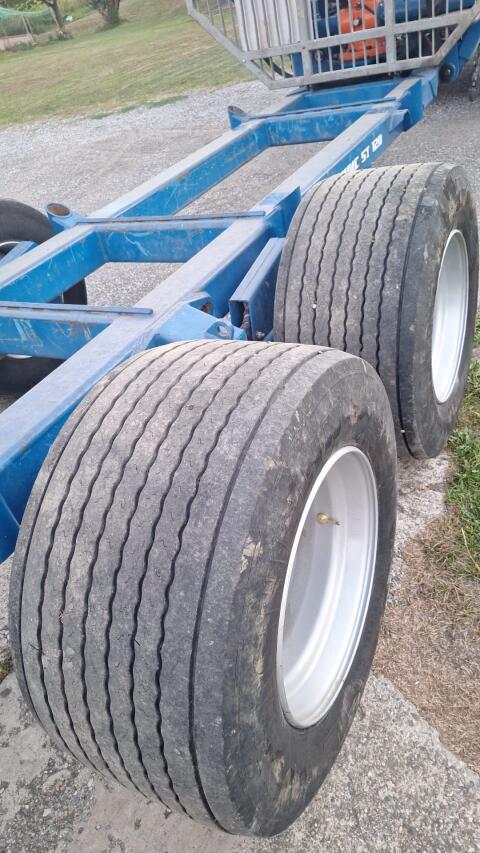 Kompletträder 445/45R19,5