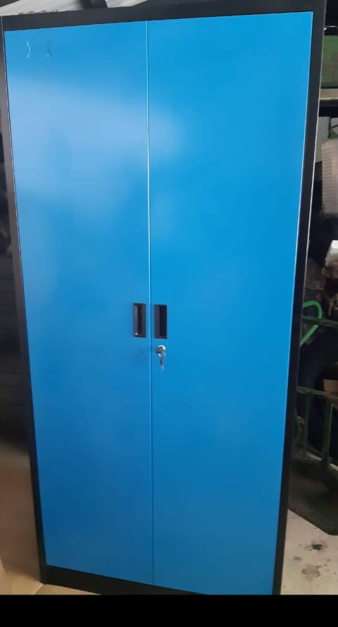 Metallschrank mit Fachböden 185 x 85 x 40 cm
