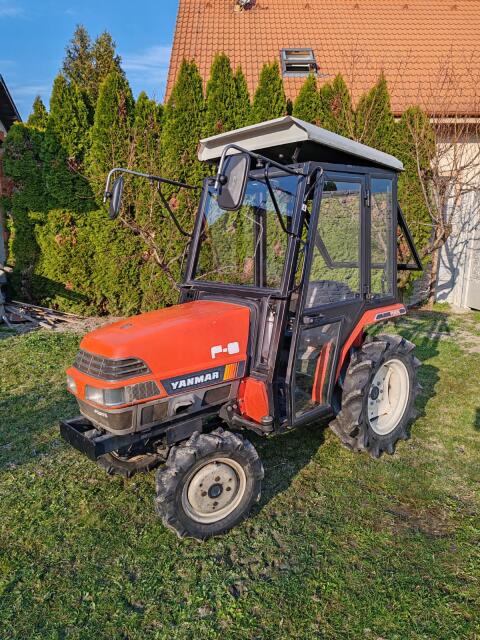 Yanmar F6 Kleintraktor, 4x4-Allradantrieb und 16 PS, Bj. 1997