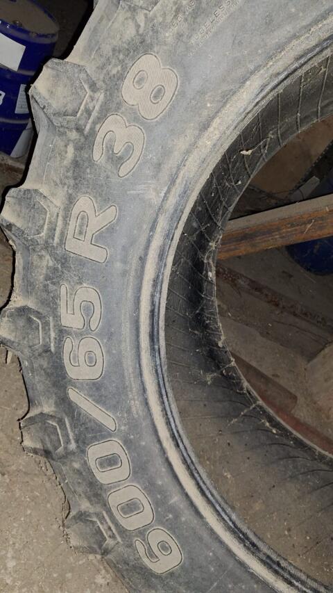 Reifen 650/65 R38