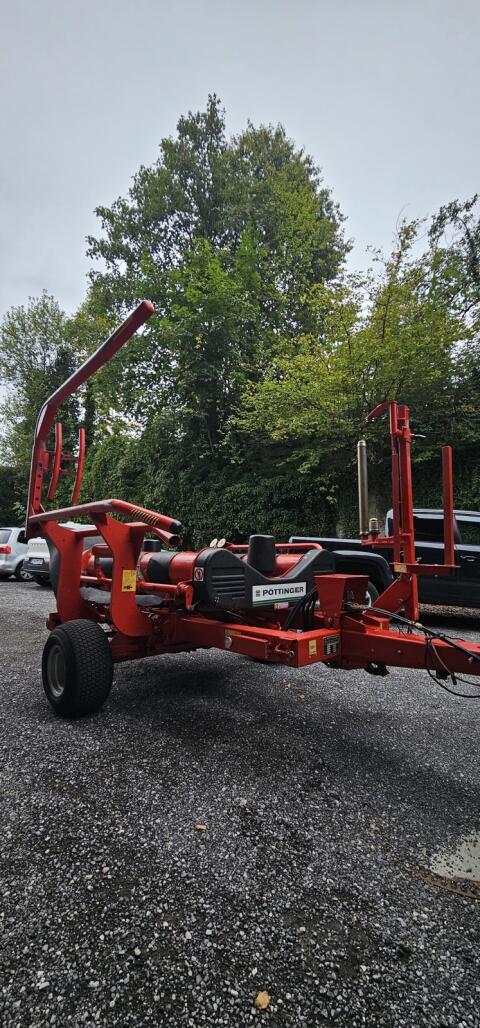 Rundballenwickler Pöttinger Rollprofi G800