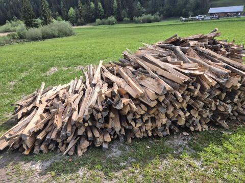 Brennholz 95 % Buche, ca. 9,5 m