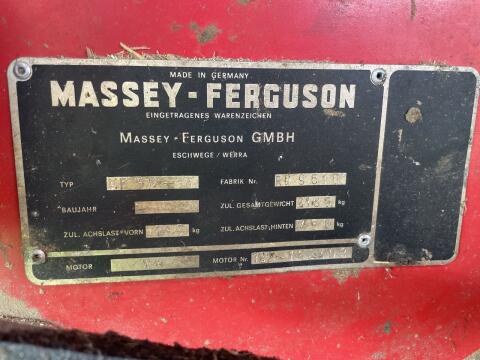 Massey Ferguson Mähdrescher, alte Sämaschine, Mengele Blitz