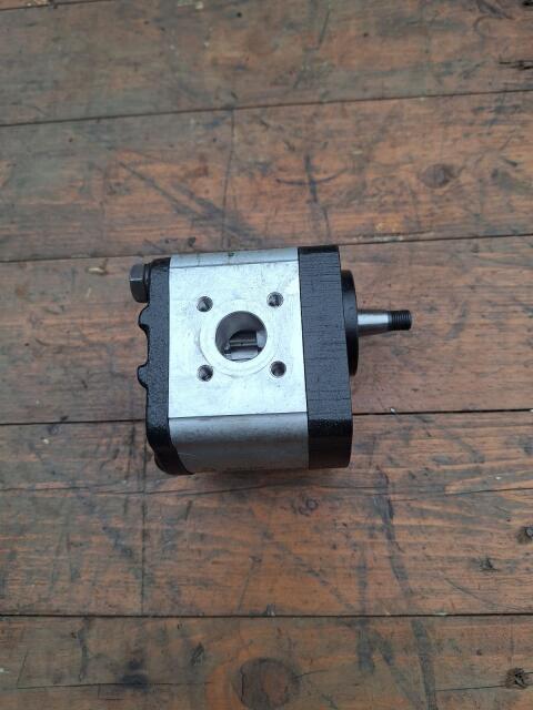 Neuwertige hydr. Pumpe Deutz D 30