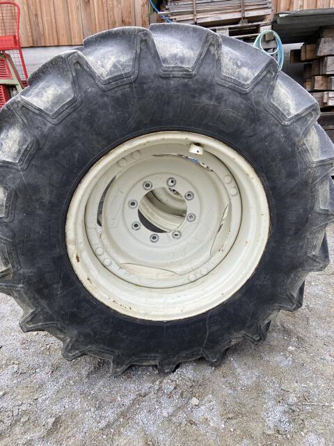 Mitas 420.85 R 28 (16.9 R 28)
