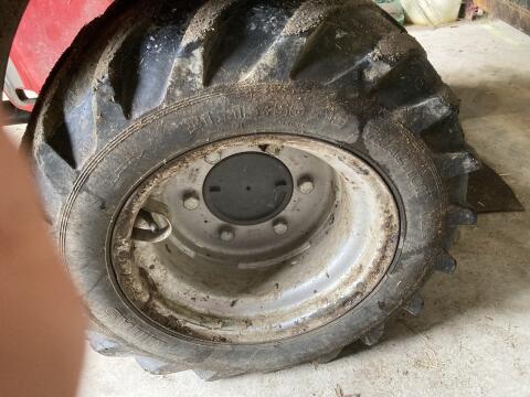 Reifen Hoflader 31x15.5-15 ohne Felgen, pro Stk., € 49,-