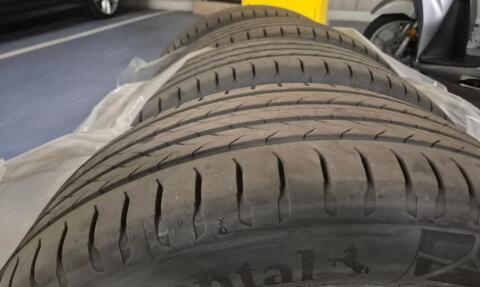 Continental 215/55 R18 95H