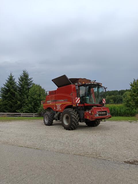 Case IH Axial Flow 6140 Mähdrescher