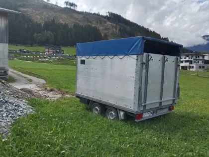 Zapf Viehanhänger und Plattformanhänger