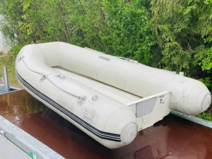 Schlauchboot RIB240 mit Festrumpfboden, Ruderboot, Fischerboot