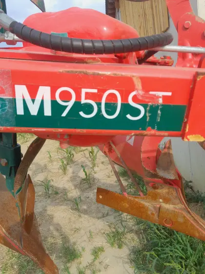 4-Schar-Pflug M950S