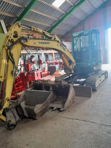 Baggerarbeiten und Holzschlägerung, Yanmar
