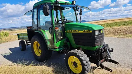 Kleintraktor John Deere 4300 HST - Allrad John Deere 4300