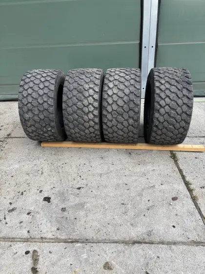 Anhängerreifen zu verkaufen