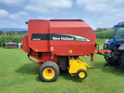 Ballenpresse New Holland BR740