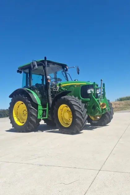 John Deere 5820 Premium Vollausstattung mit Stoll Frontlader