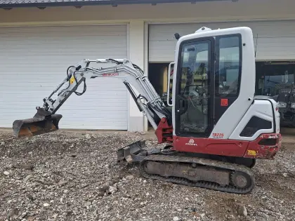Takeuchi TB 225