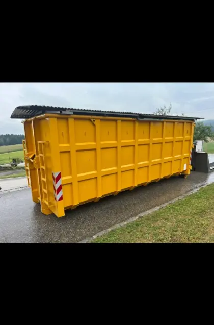 Container und Plateau verfügbar, Hakenlift ist verkauft.