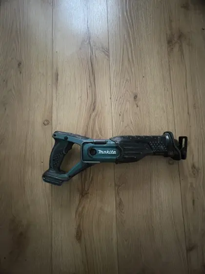 Makita DJR 186 Akku-Säbelsäge, Reciprosäge, Fuchsschwanz
