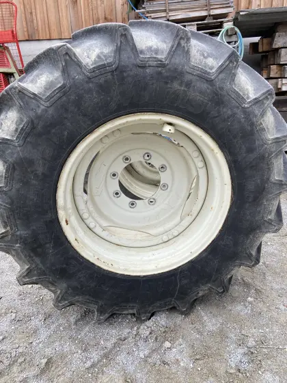 Mitas 420.85 R 28 (16.9 R 28)