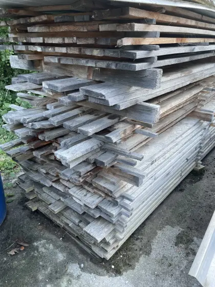 Lärchen Schalung mit Deckleisten, ca. 30-35 m²