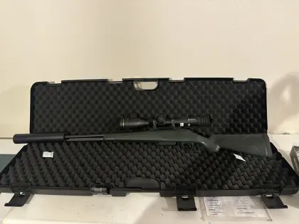 Winchester XPR mit Schalldämpfer, ohne Visier