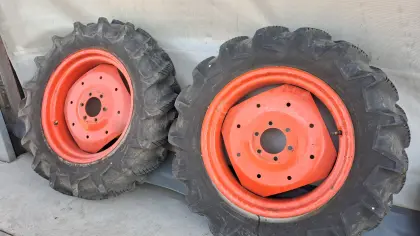Reifen mit Felgen für Kubota Kleintraktor B30/30