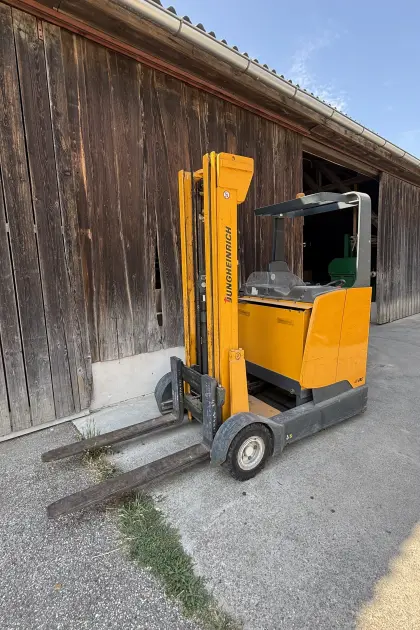 Jungheinrich Schubmaststapler ETVC 16