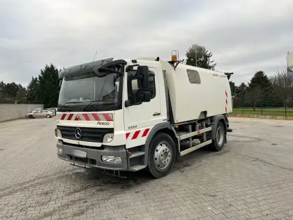 Kehrmaschine Mercedes Atego 1324