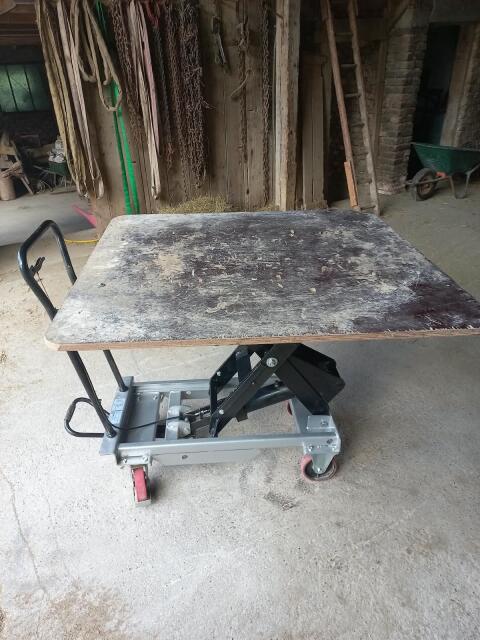 Verkaufe mobilen Hubtisch Silverstone BS100