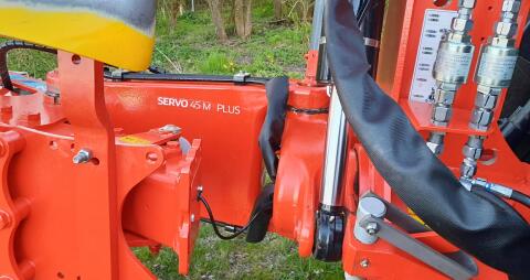 Pöttinger Servo 45 Plus, 5-Schar Vario bis 240 PS, neuwertig, Servo 45M Plus