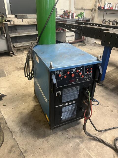WIG-Schweißgerät 300 AC/DC Messer Griesheim TIG 300 AC/DC