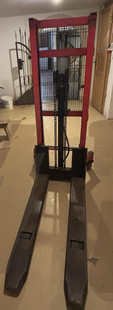 Manueller Hochhubwagen, Handstapler 900 kg