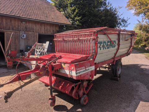 Ladewagen Pöttinger Trend 1