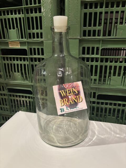 Weinbrand, 72 % Alkohol, klar