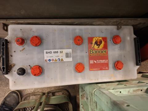 2x LKW-Batterien SHD 680 32