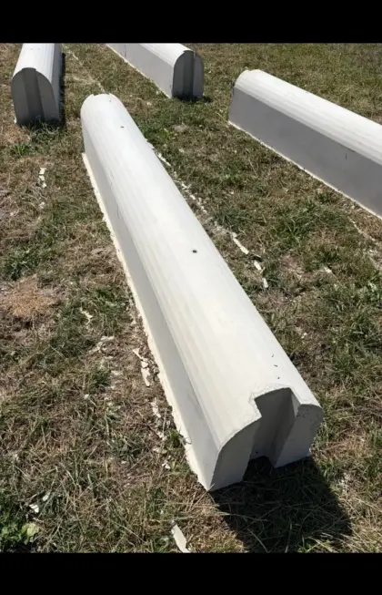 Betonblock-Schalung für Reitplatzumrandung