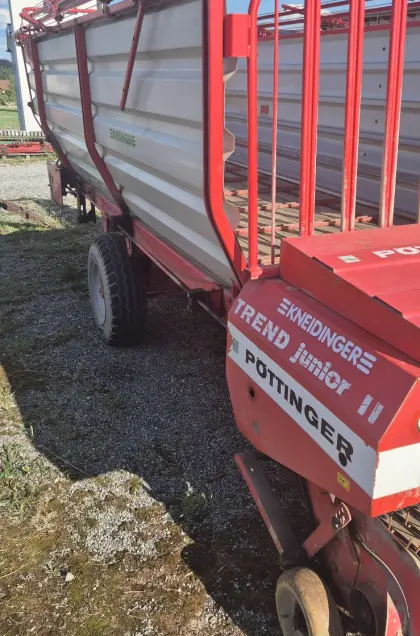 Ladewagen Pöttinger Trend Junior 2